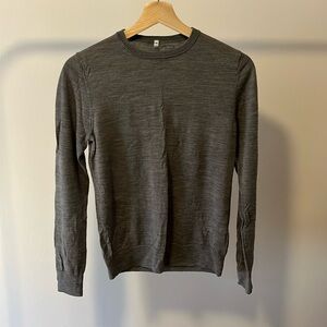 Uniqlo gray wool light sweater SIZE S